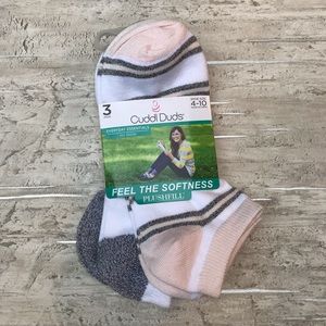 Cuddl Duds 3 Pack No Show Socks